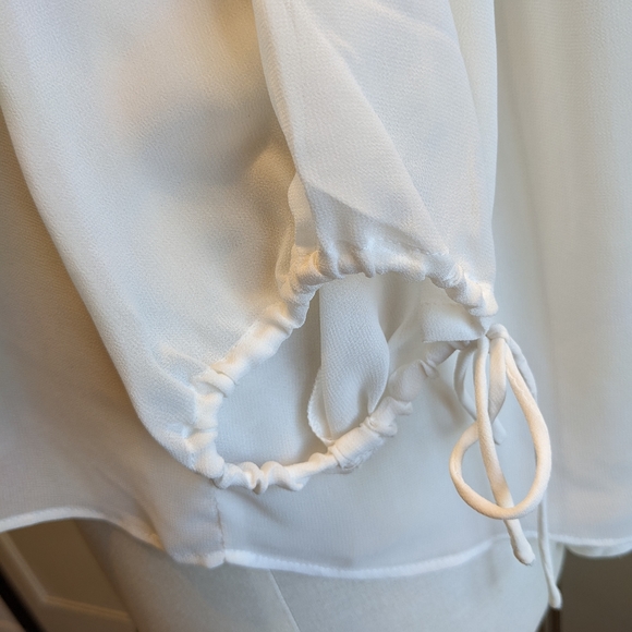 White Flowy Blouse - Picture 5 of 6